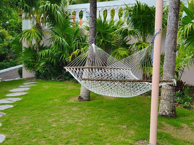 Ocean West Boutique Hotel Nassau Buitenkant foto