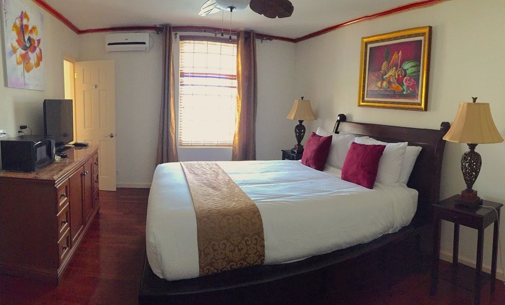 Ocean West Boutique Hotel Nassau Buitenkant foto
