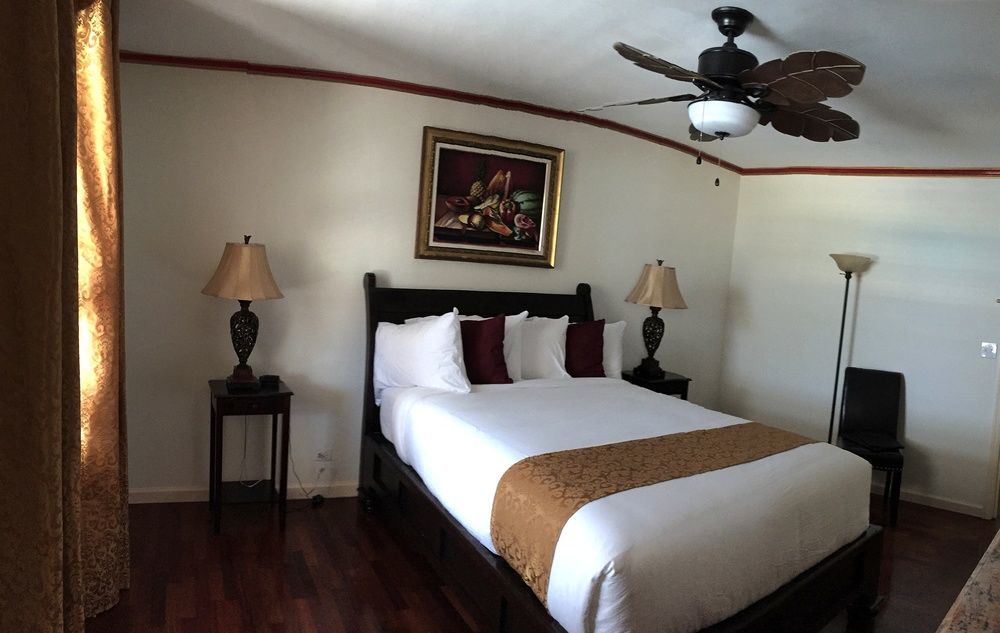 Ocean West Boutique Hotel Nassau Buitenkant foto
