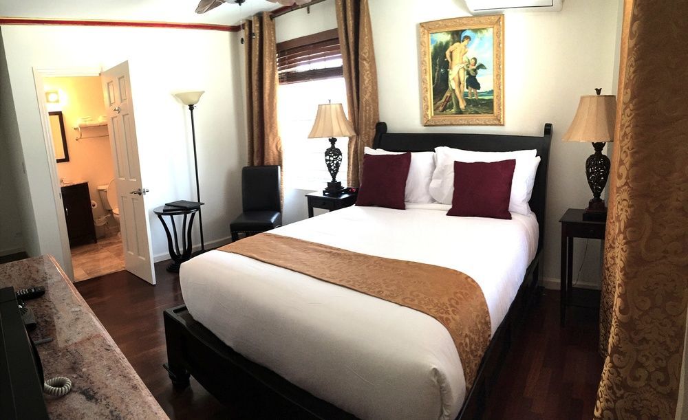 Ocean West Boutique Hotel Nassau Buitenkant foto