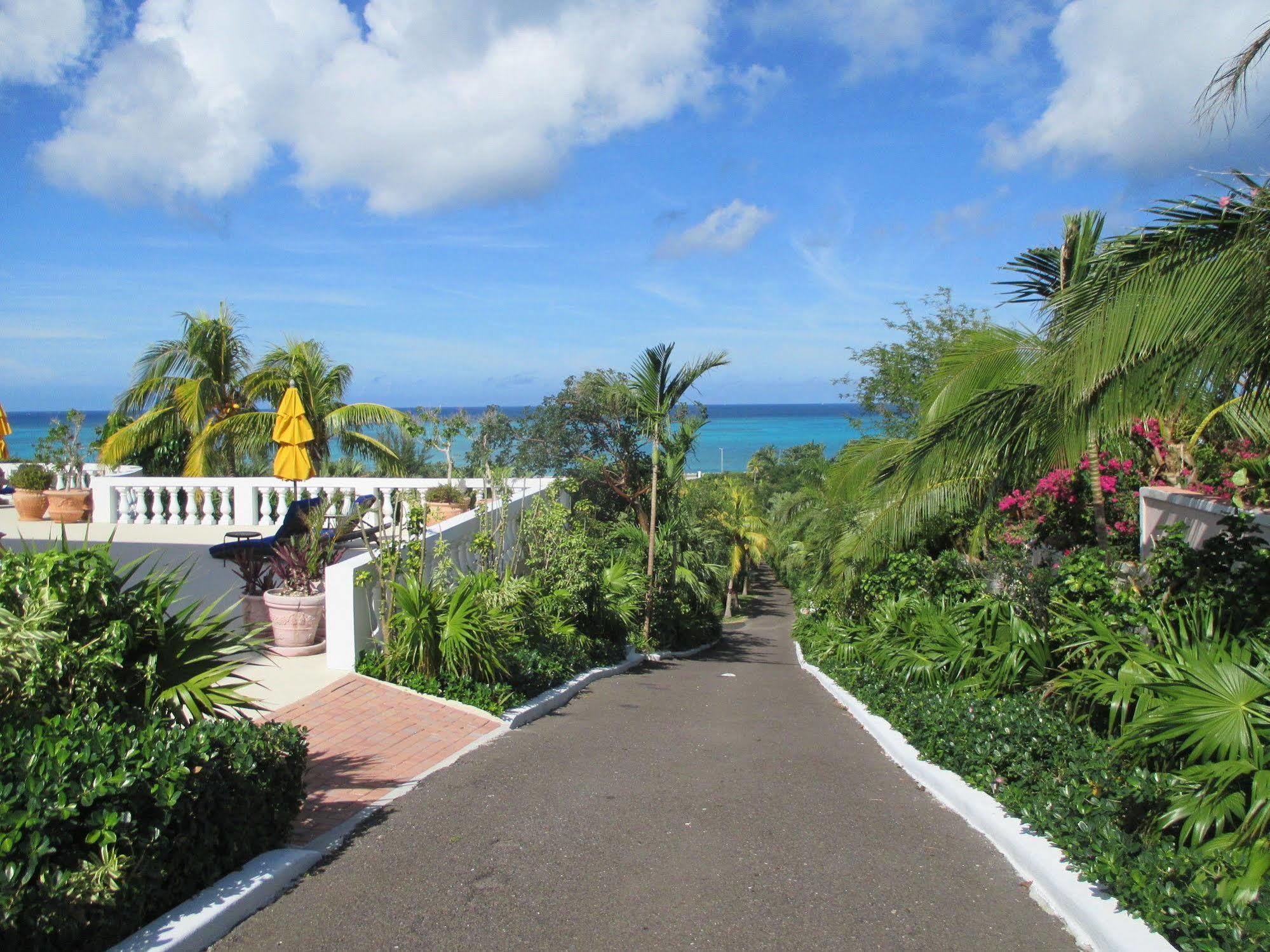 Ocean West Boutique Hotel Nassau Buitenkant foto