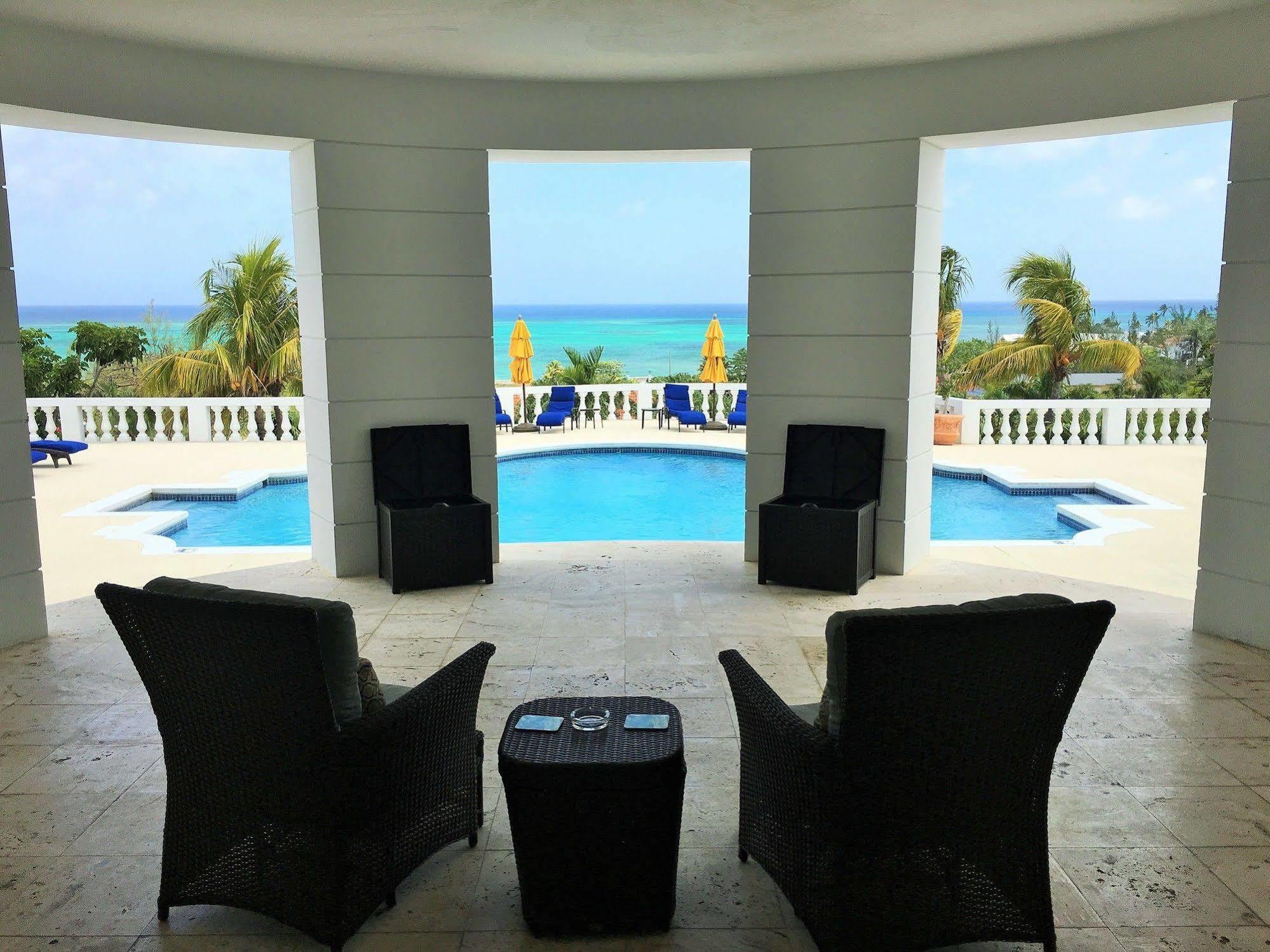 Ocean West Boutique Hotel Nassau Buitenkant foto