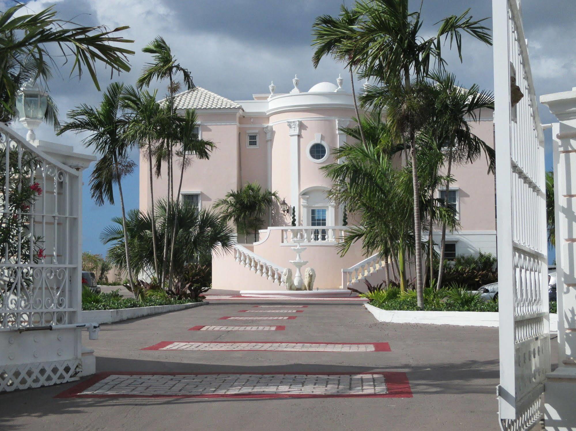 Ocean West Boutique Hotel Nassau Buitenkant foto